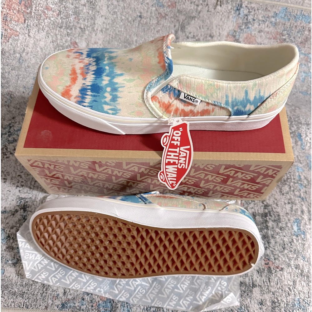 NWT.  VANS Slip On Shoes Size 10